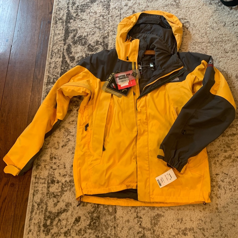 Men’s North Face summit series gore-tex jacket